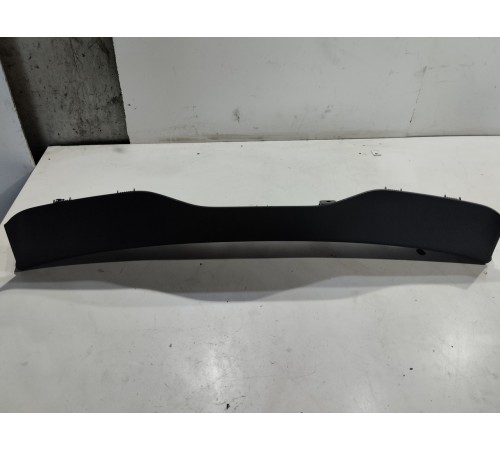 Обшивка крышки багажника