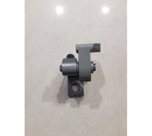 Петля двери(передняя правая нижняя)