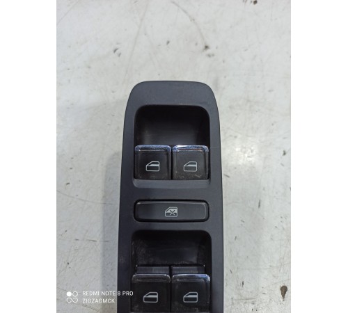 Блок управления стеклоподъемниками (передний левый)