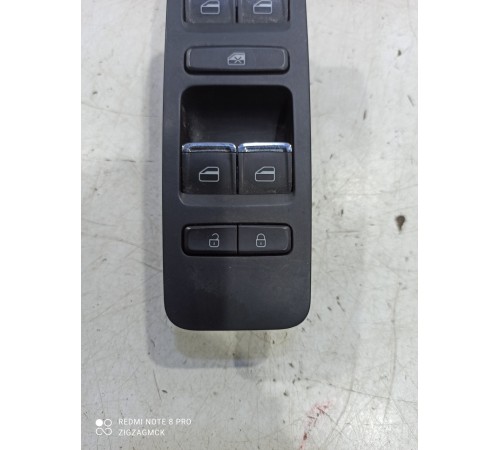 Блок управления стеклоподъемниками (передний левый)