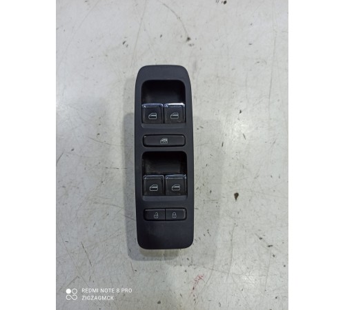 Блок управления стеклоподъемниками (передний левый)