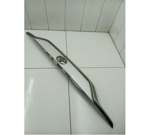 Накладка крышки багажника