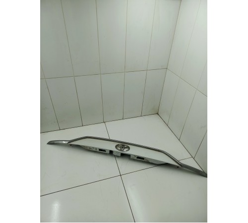 Накладка крышки багажника