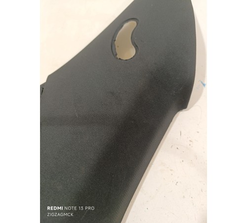 Обшивка задней стойки правая