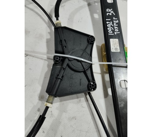 Стеклоподъемник (задний правый)