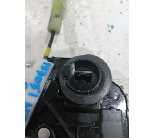 Замок двери задней правой 