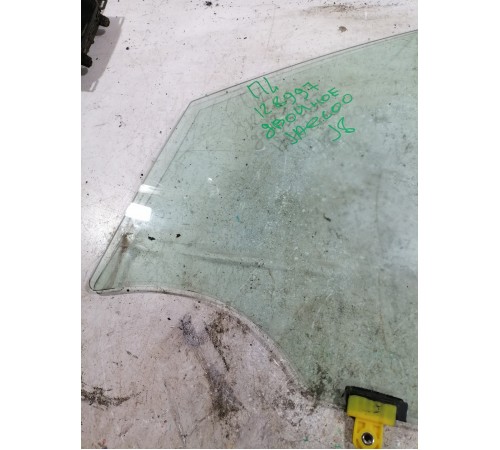 Стекло переднее левое