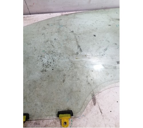 Стекло переднее левое