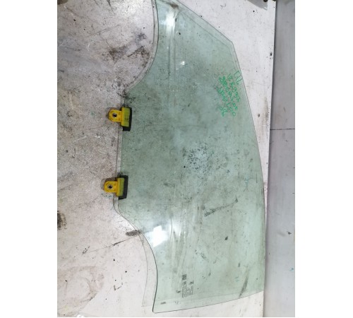 Стекло переднее левое