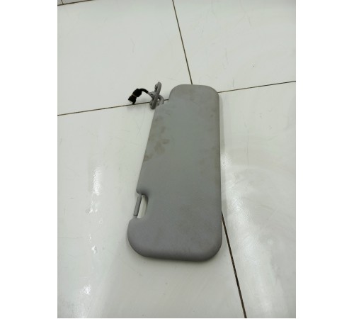 Солнцезащитный козырек левый