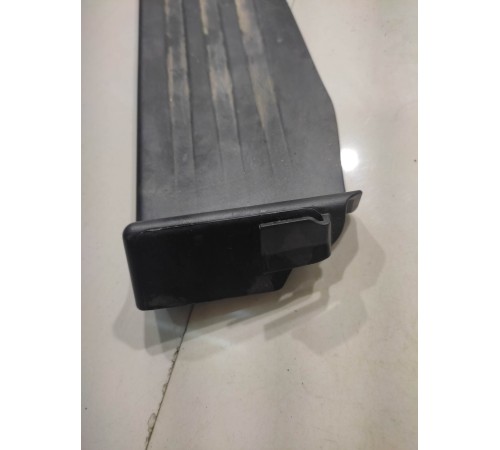 Упор(подставка) под левую ногу водителя