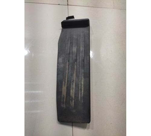 Упор(подставка) под левую ногу водителя