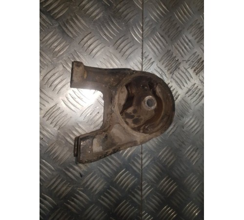 Кронштейн опоры двигателя