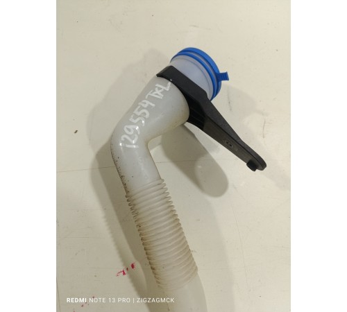 Горловина бачка омывателя с крышкой