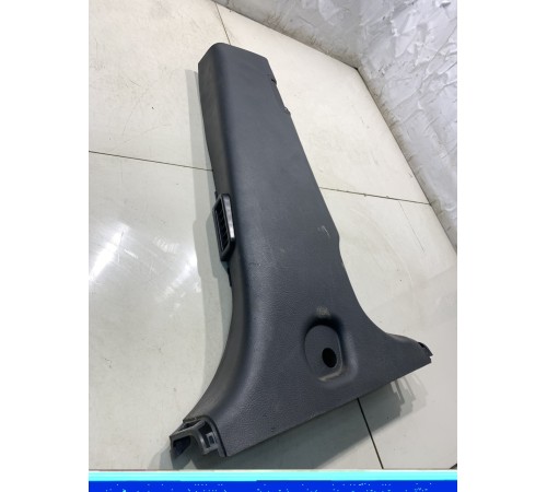 Обшивка стойки (передняя, правая)