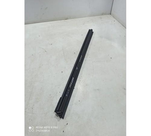 Уплотнитель стекла (задний левый внутренний)