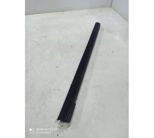 Уплотнитель стекла (задний левый внутренний)