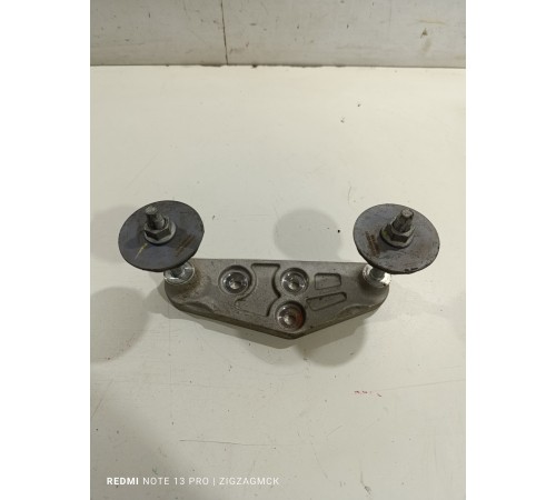 Кронштейн заднего редуктора задний