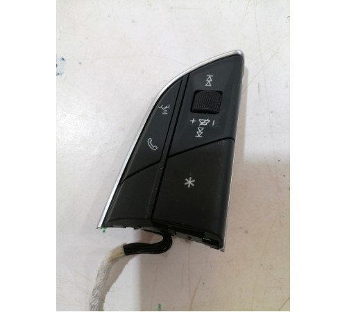 Блок кнопок руля (правый)