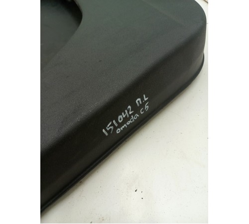 Обшивка двери передняя левая