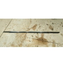 Наружний хромированный молдинг стекла двери задней правой