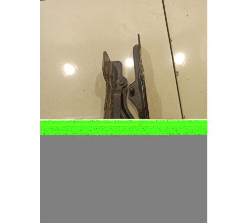 Петля капота(правая)