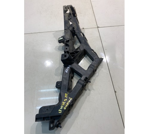 Кронштейн заднего бампера (правый)