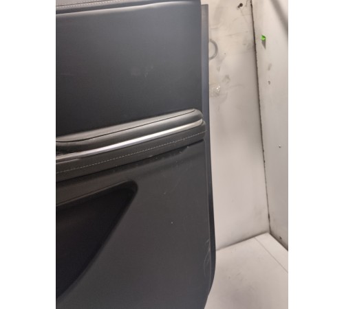 Обшивка двери передняя правая