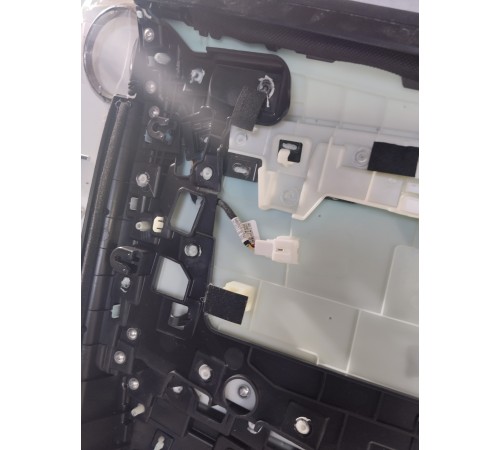 Обшивка двери передняя правая