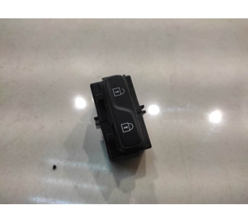 Кнопка центрального замка (передняя, левая)