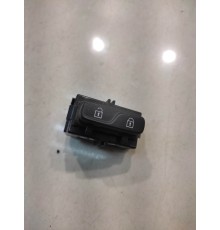 Кнопка центрального замка (передняя, левая)