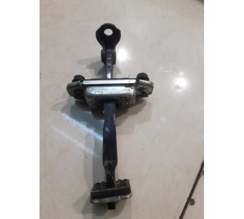 Ограничитель двери (задний, левый)