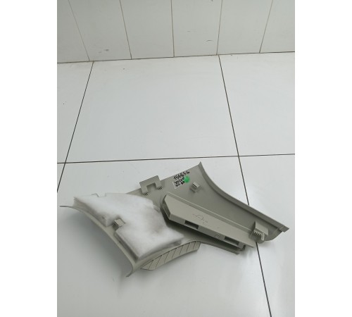 Обшивка задней стойки левая