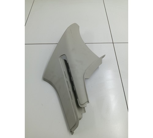 Обшивка задней стойки левая