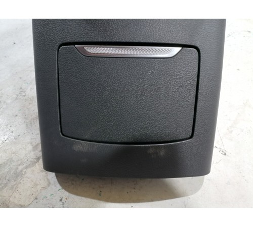 Накладка центральной консоли задняя с воздушным дефлектором