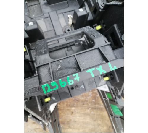 Центральная консоль с подлокотником