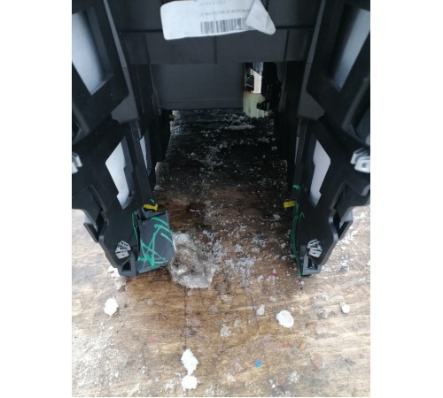 Центральная консоль с подлокотником