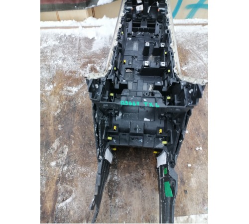 Центральная консоль с подлокотником