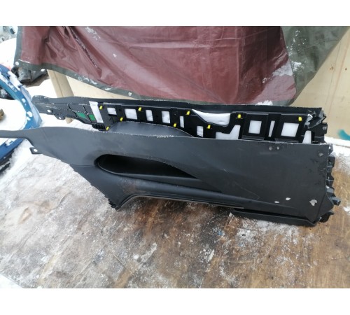 Центральная консоль с подлокотником