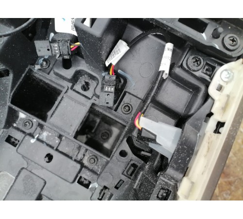 Центральная консоль с подлокотником