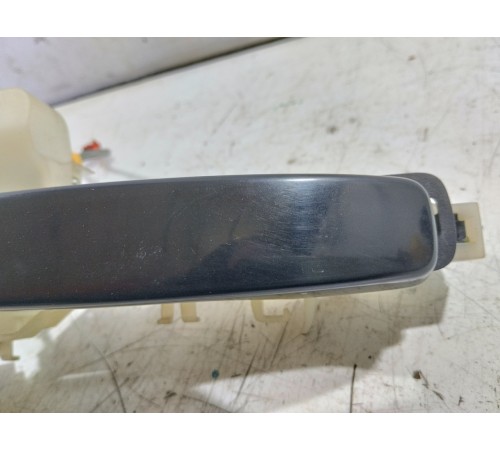 Ручка двери передняя правая внешняя