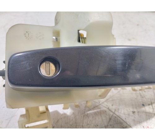 Ручка двери передняя правая внешняя