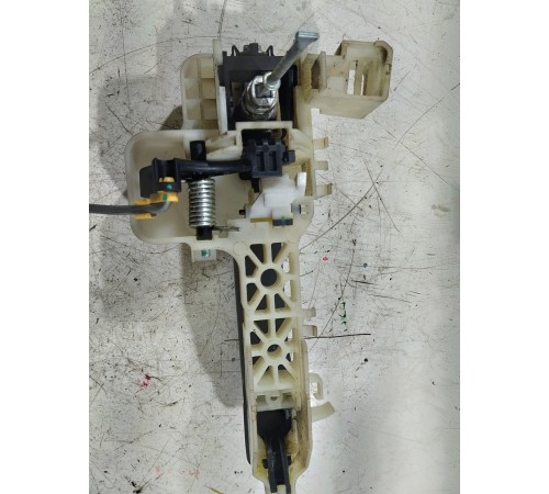 Ручка двери передняя правая внешняя