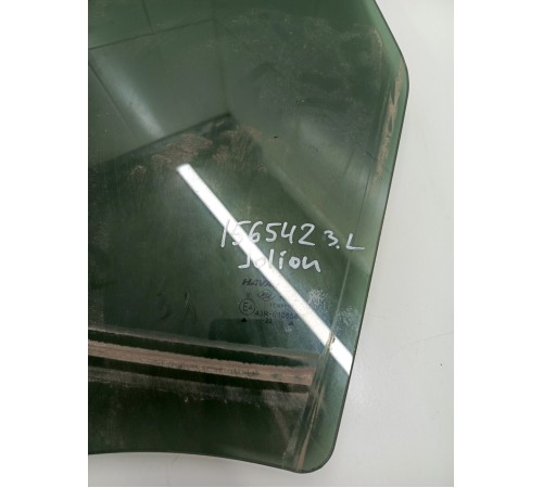 Стекло двери заднее левое