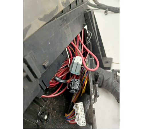 Электропроводка подкапотная с блоком предохранителей