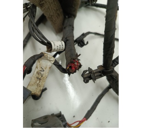 Электропроводка подкапотная с блоком предохранителей