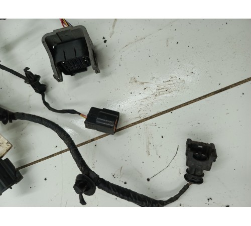 Электропроводка подкапотная с блоком предохранителей