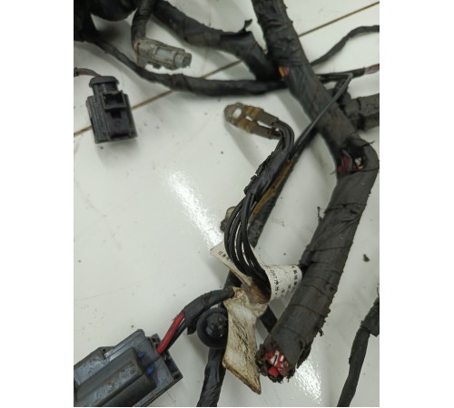 Электропроводка подкапотная с блоком предохранителей