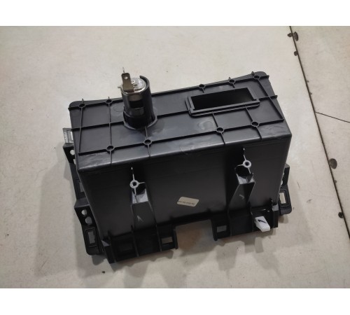 Вещевой отсек (карман) центральной консоли