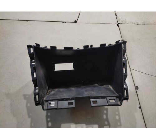 Вещевой отсек (карман) центральной консоли